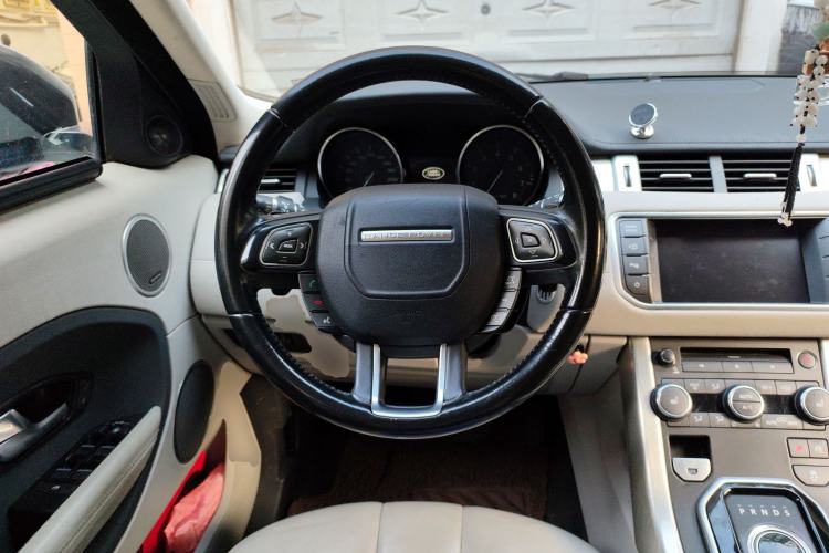 Used Land Rover Range Evoque 2014 2.0T 5-Door Luxury Edition Steering Wheel
