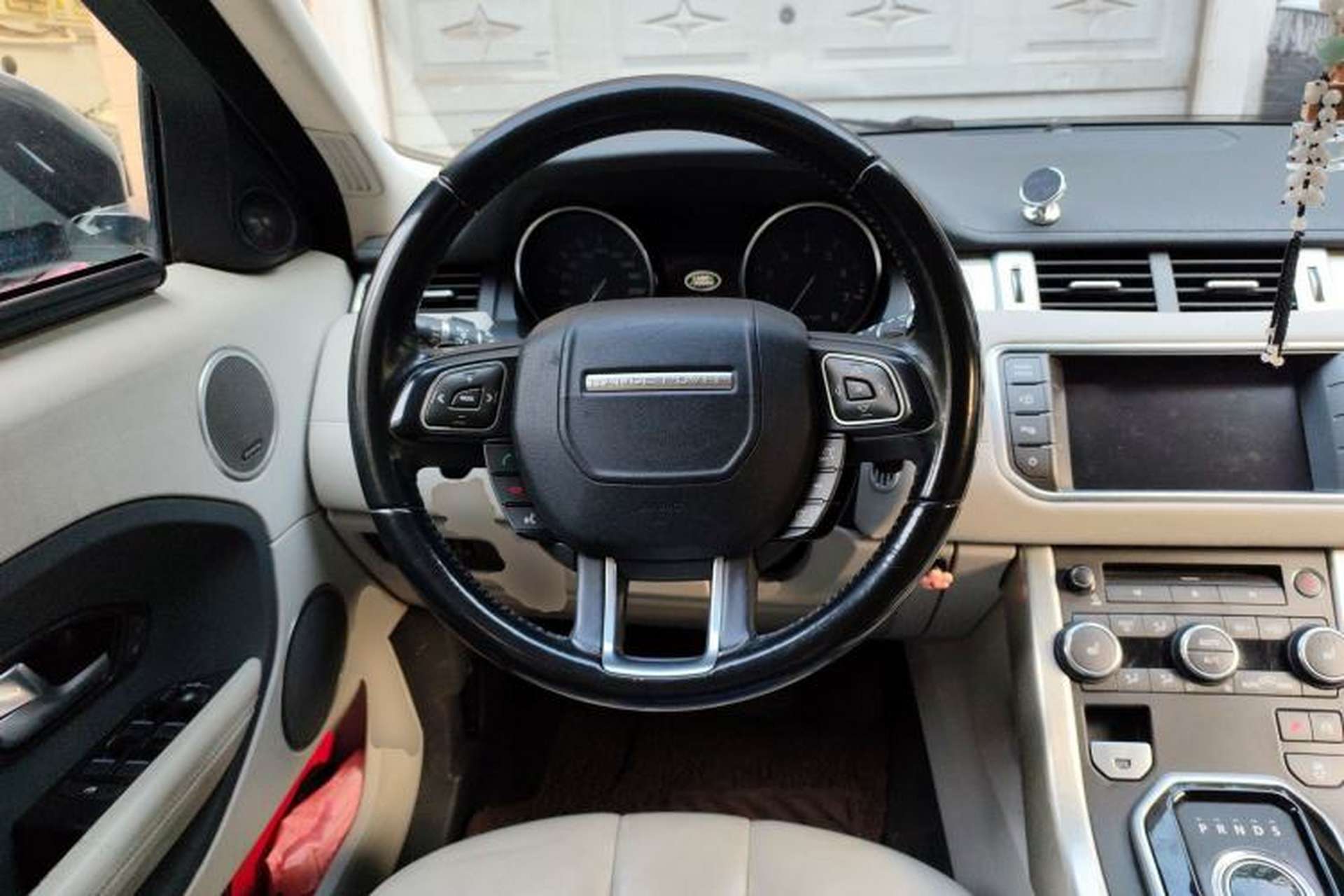 Used Land Rover Range Evoque 2014 2.0T 5-Door Luxury Edition Steering Wheel