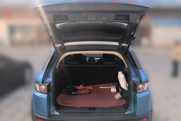 Used Land Rover Range Evoque 2014 2.0T 5-Door Luxury Edition Trunk