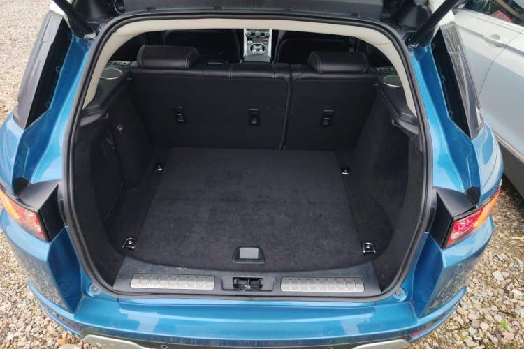 Used Land Rover Range Evoque 2014 2.0T 5-Door Ignite Edition Trunk