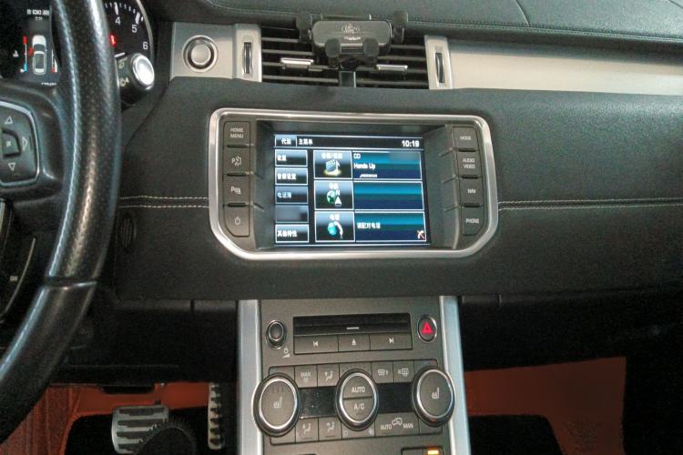 Used Land Rover Range Evoque 2014 2.0T 5-Door Ignite Edition Audio And AC Panel