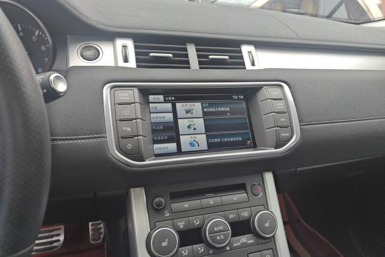 Used Land Rover Range Evoque 2014 2.0T 5-Door Ignite Edition Audio And AC Panel