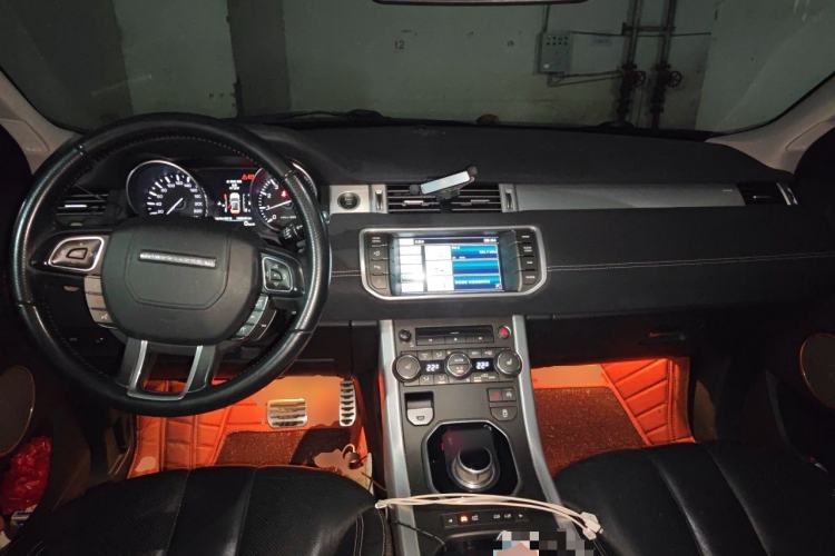 Used Land Rover Range Evoque 2014 2.0T 5-Door Ignite Edition Center Console