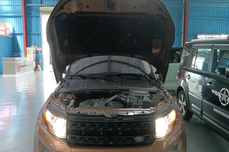 Used Land Rover Range Evoque 2014 2.0T 5-Door Ignite Edition Engine Bay