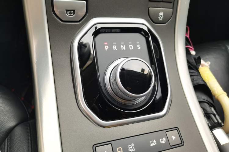 Used Land Rover Range Evoque 2014 2.0T 5-Door Luxury Edition Gear Lever