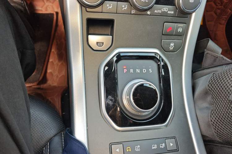 Used Land Rover Range Evoque 2014 2.0T 5-Door Ignite Edition Gear Lever