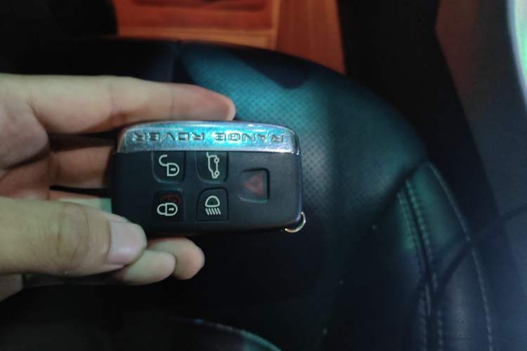 Used Land Rover Range Evoque 2014 2.0T 5-Door Ignite Edition Interior 1