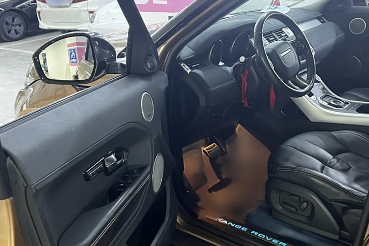 Used Land Rover Range Evoque 2014 2.0T 5-Door Ignite Edition Interior 5