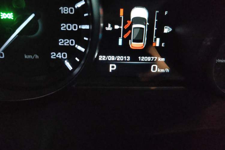 Used Land Rover Range Evoque 2014 2.0T 5-Door Ignite Edition Odometer Close Up