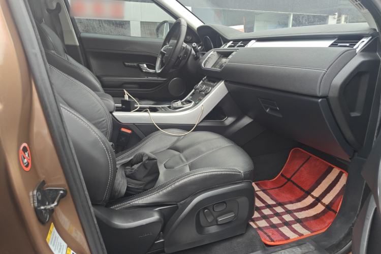 Used Land Rover Range Evoque 2014 2.0T 5-Door Ignite Edition Right Front Seat