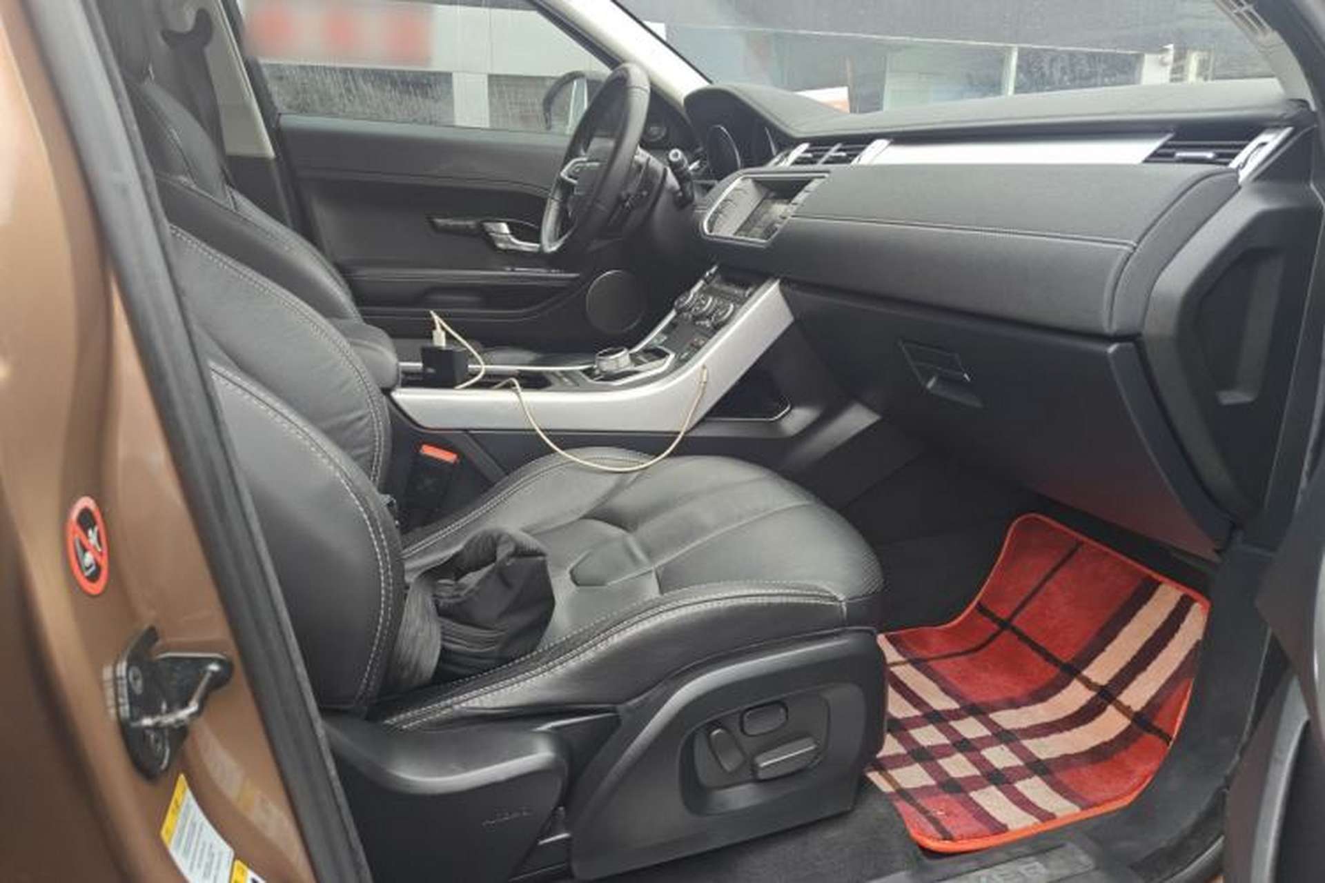 Used Land Rover Range Evoque 2014 2.0T 5-Door Ignite Edition Right Front Seat