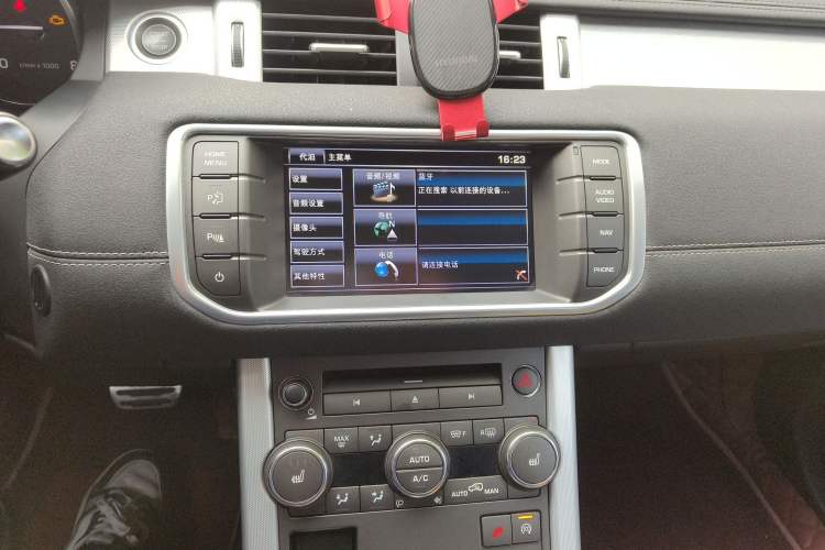 Used Land Rover Range Evoque 2014 2.0T 5-Door Limited Edition Audio And AC Panel