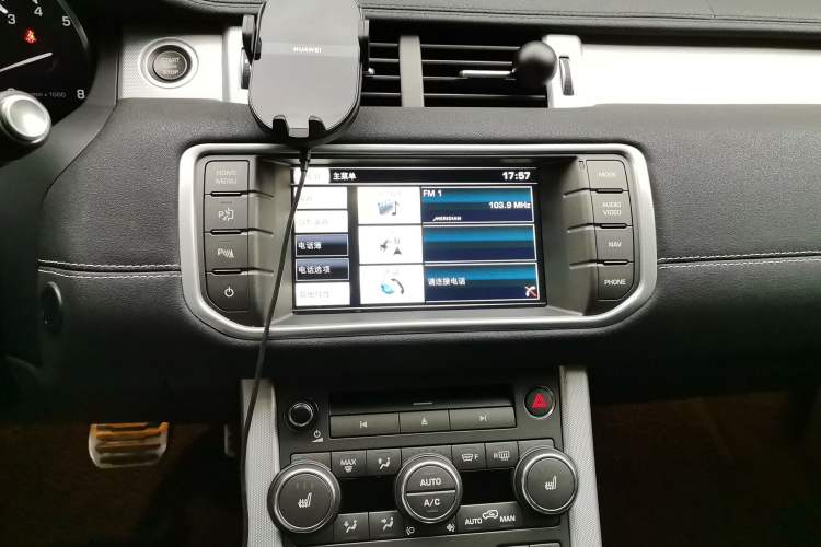 Used Land Rover Range Evoque 2014 2.0T 5-Door Ignite Edition Audio And AC Panel