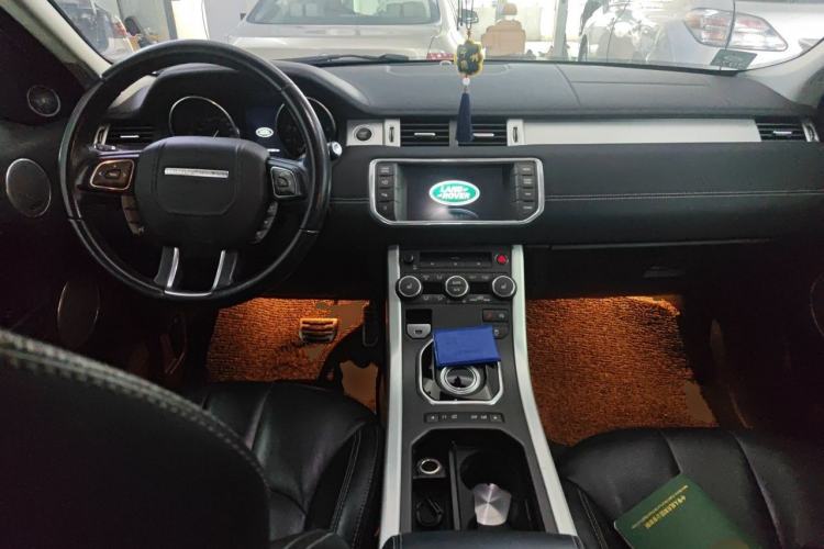 Used Land Rover Range Evoque 2014 2.0T 5-Door Ignite Edition Center Console