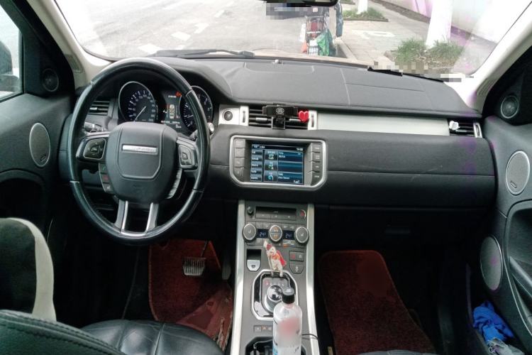 Used Land Rover Range Evoque 2014 2.0T 5-Door Luxury Edition Center Console