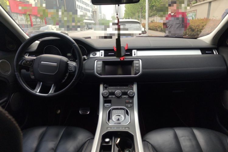 Used Land Rover Range Evoque 2014 2.0T 5-Door Limited Edition Center Console