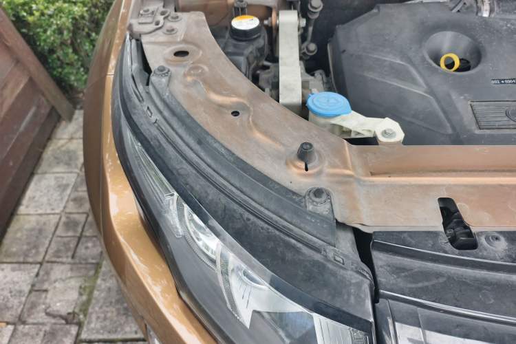 Used Land Rover Range Evoque 2014 2.0T 5-Door Ignite Edition Engine Bay Right