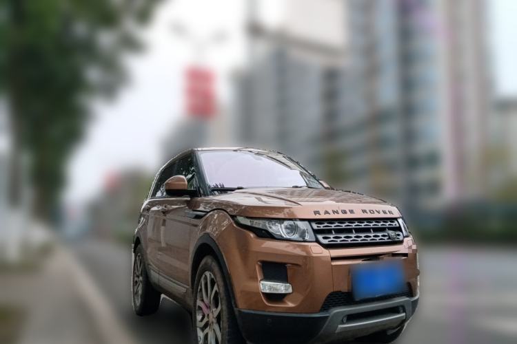 Used Land Rover Range Evoque 2014 2.0T 5-Door Luxury Edition Front Right 45 Deg