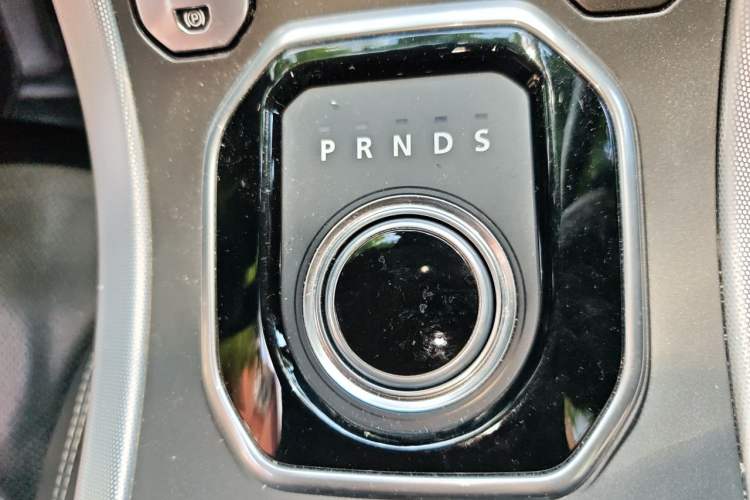 Used Land Rover Range Evoque 2014 2.0T 5-Door Ignite Edition Gear Lever
