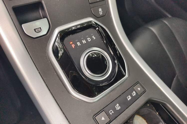 Used Land Rover Range Evoque 2014 2.0T 5-Door Ignite Edition Gear Lever