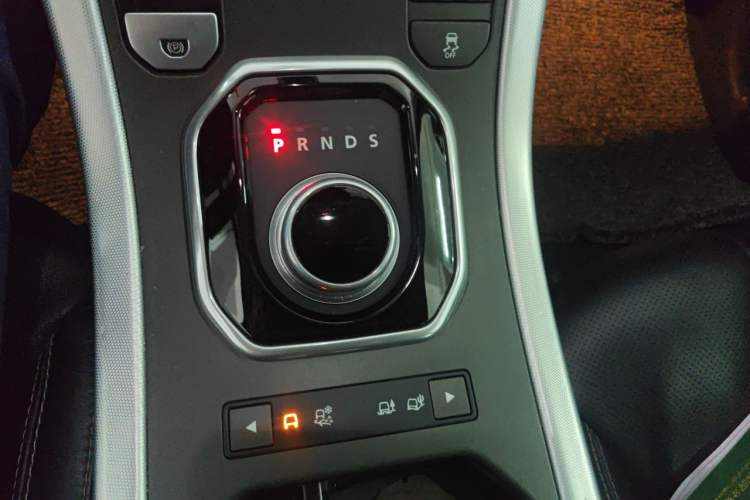 Used Land Rover Range Evoque 2014 2.0T 5-Door Ignite Edition Gear Lever