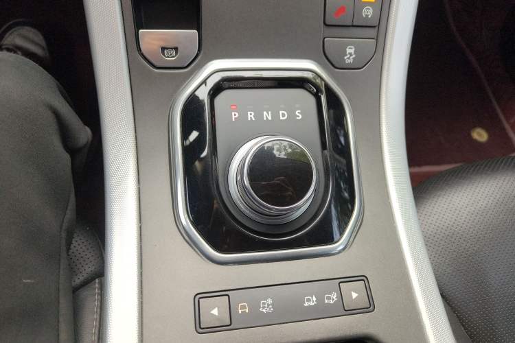Used Land Rover Range Evoque 2014 2.0T 5-Door Limited Edition Gear Lever