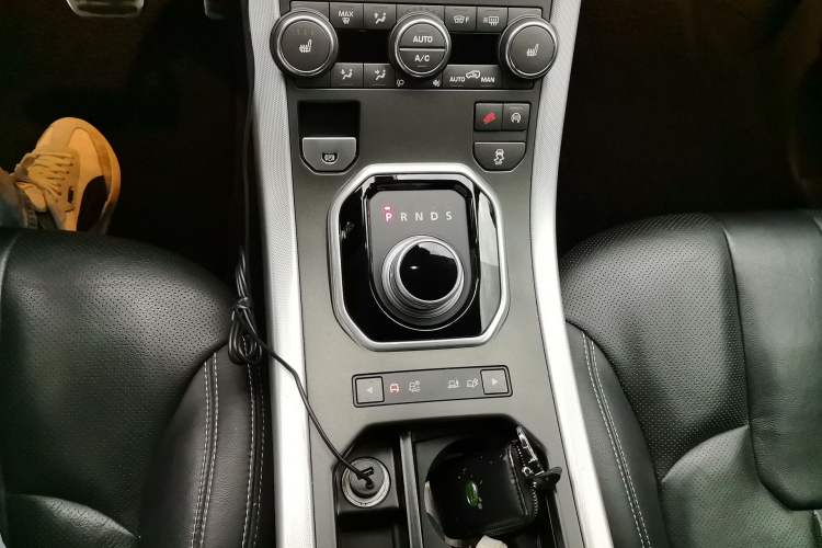 Used Land Rover Range Evoque 2014 2.0T 5-Door Ignite Edition Gear Lever