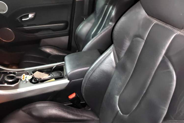 Used Land Rover Range Evoque 2014 2.0T 5-Door Luxury Edition Left Front Seat
