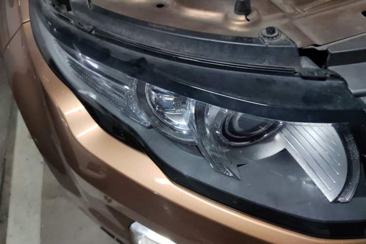 Used Land Rover Range Evoque 2014 2.0T 5-Door Luxury Edition Right Front Headlight