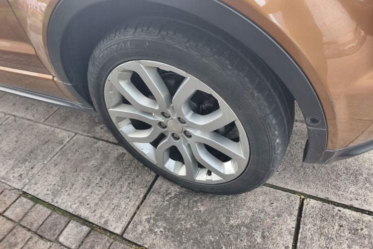 Used Land Rover Range Evoque 2014 2.0T 5-Door Ignite Edition Right Front Wheel Hub
