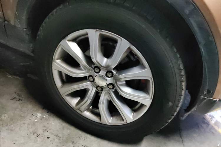 Used Land Rover Range Evoque 2014 2.0T 5-Door Luxury Edition Right Front Wheel Hub