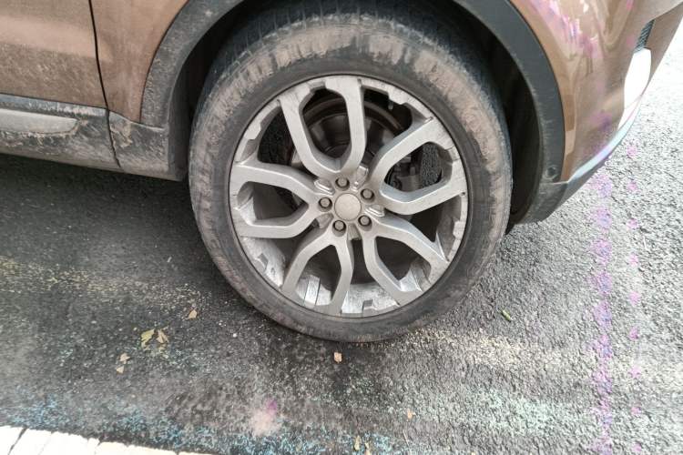 Used Land Rover Range Evoque 2014 2.0T 5-Door Luxury Edition Right Front Wheel Hub