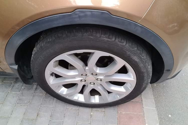 Used Land Rover Range Evoque 2014 2.0T 5-Door Ignite Edition Right Front Wheel Hub