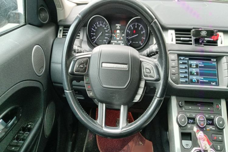 Used Land Rover Range Evoque 2014 2.0T 5-Door Luxury Edition Steering Wheel