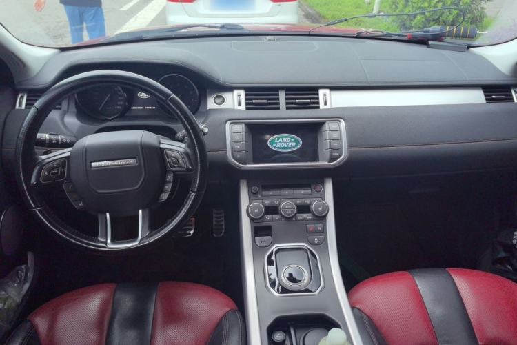 Used Land Rover Range Evoque 2014 2.0T 5-Door Ignite Edition Center Console
