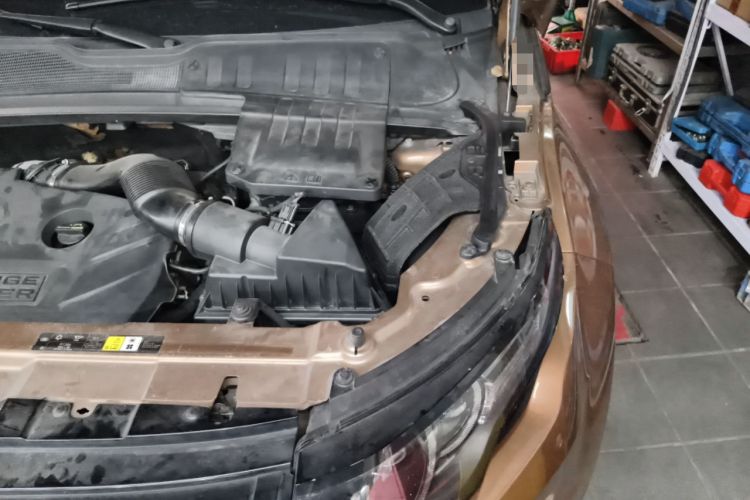Used Land Rover Range Evoque 2014 2.0T 5-Door Limited Edition Engine Bay Left