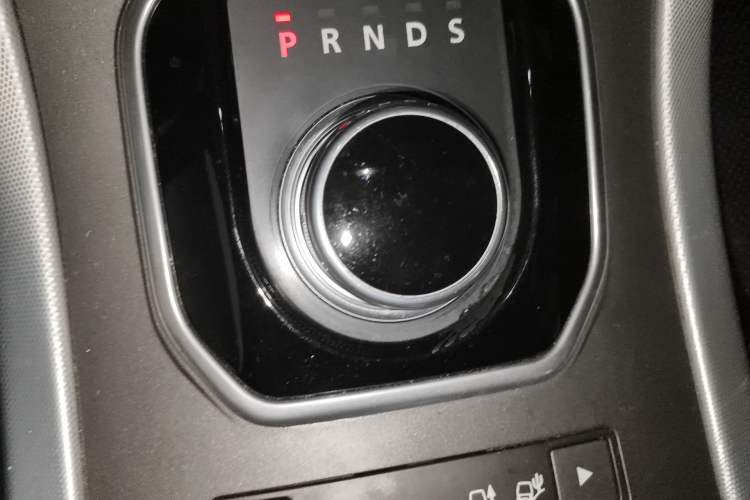 Used Land Rover Range Evoque 2014 2.0T 5-Door Limited Edition Gear Lever