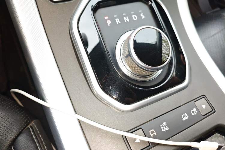 Used Land Rover Range Evoque 2014 2.0T 5-Door Ignite Edition Gear Lever