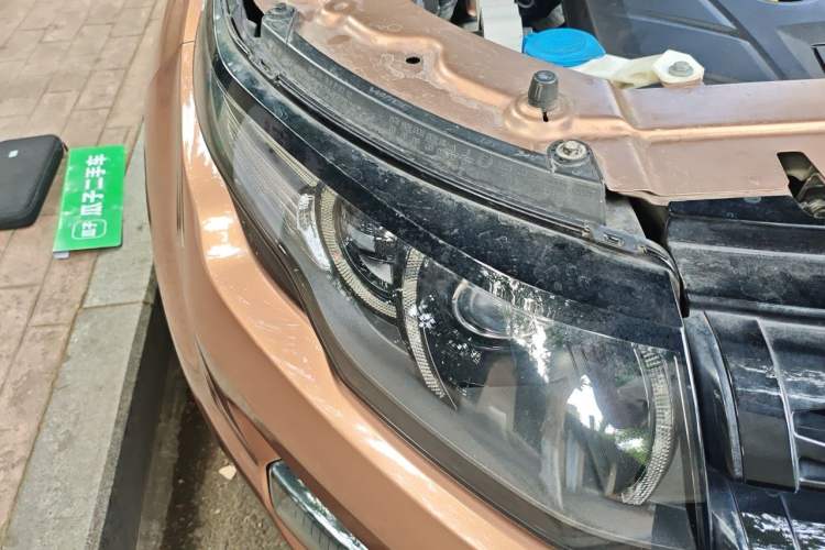 Used Land Rover Range Evoque 2014 2.0T 5-Door Limited Edition Right Front Headlight