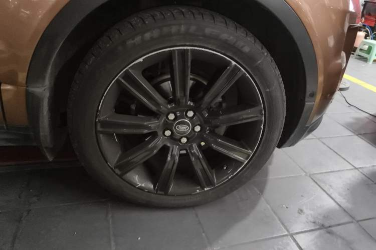 Used Land Rover Range Evoque 2014 2.0T 5-Door Limited Edition Right Front Wheel Hub