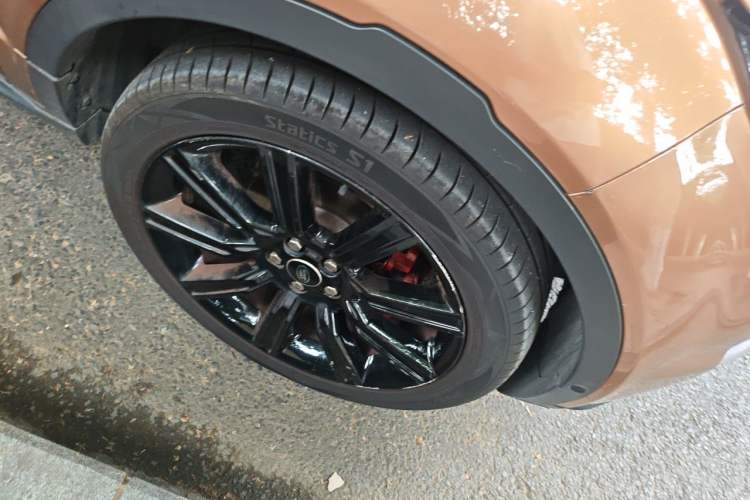 Used Land Rover Range Evoque 2014 2.0T 5-Door Limited Edition Right Front Wheel Hub