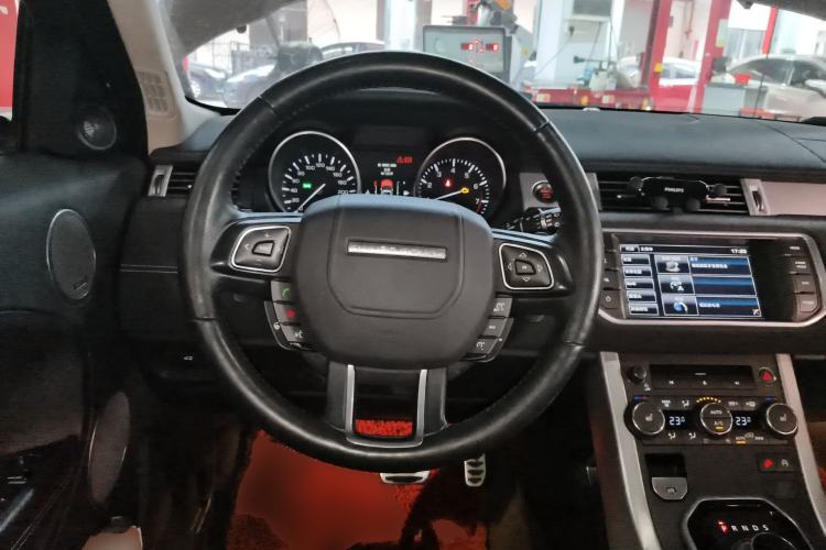 Used Land Rover Range Evoque 2014 2.0T 5-Door Limited Edition Steering Wheel