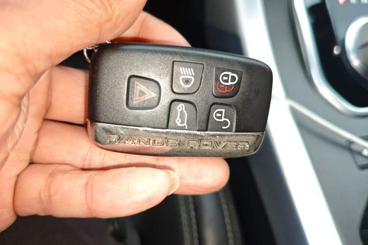 Used Land Rover Range Evoque 2014 2.0T 5-Door Ignite Edition Vehicle Key