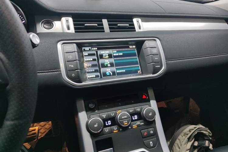 Used Land Rover Range Evoque 2014 2.0T 5-Door Ignite Edition Audio And AC Panel