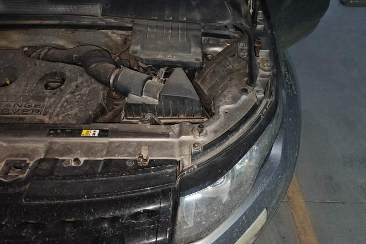 Used Land Rover Range Evoque 2014 2.0T 5-Door Ignite Edition Engine Bay Left