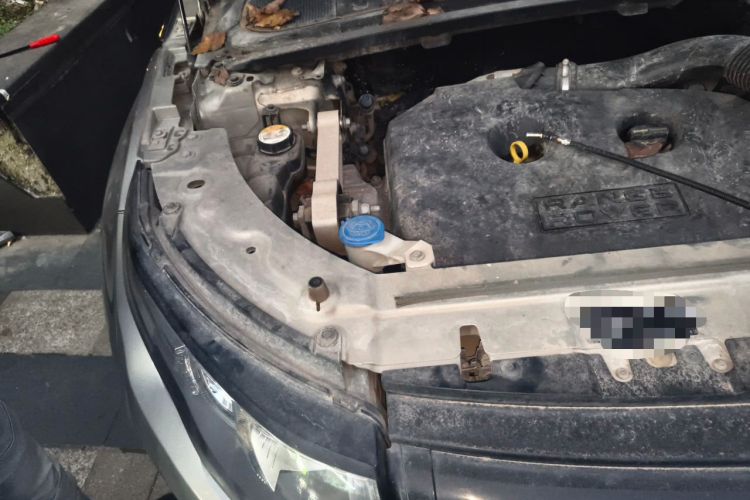 Used Land Rover Range Evoque 2014 2.0T 5-Door Ignite Edition Engine Bay Right