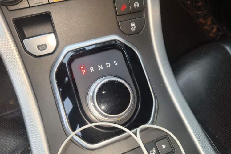 Used Land Rover Range Evoque 2014 2.0T 5-Door Ignite Edition Gear Lever