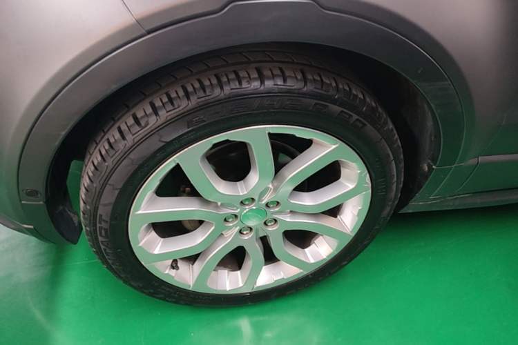 Used Land Rover Range Evoque 2014 2.0T 5-Door Ignite Edition Left Front Wheel Hub
