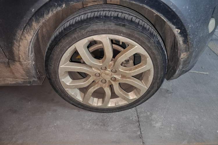 Used Land Rover Range Evoque 2014 2.0T 5-Door Ignite Edition Right Front Wheel Hub