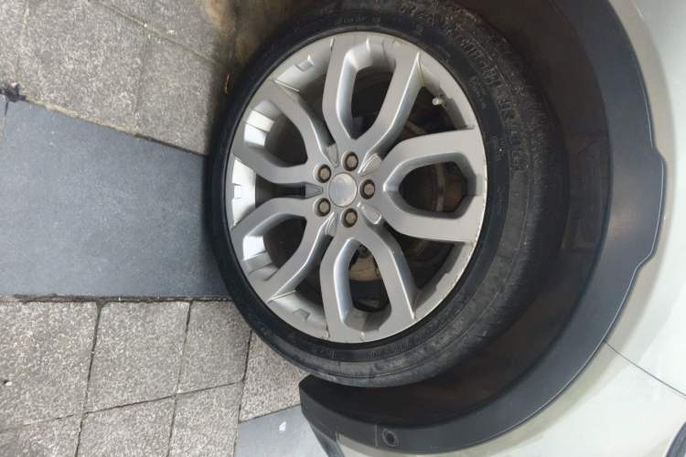 Used Land Rover Range Evoque 2014 2.0T 5-Door Ignite Edition Right Front Wheel Hub